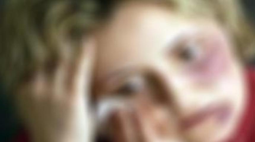 Oğlunu d&ouml;ven anneye g&ouml;r&uuml;lmemiş ceza