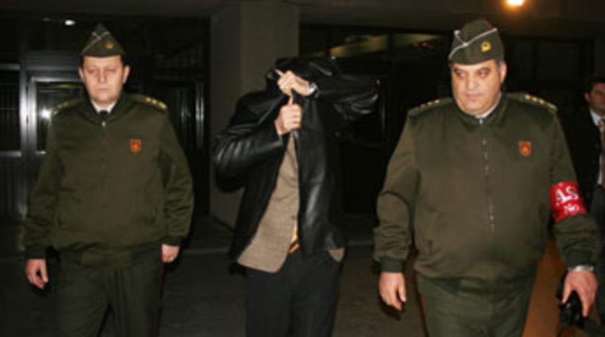 &Ccedil;&uuml;r&uuml;k&ccedil;&uuml; albay tutuklandı