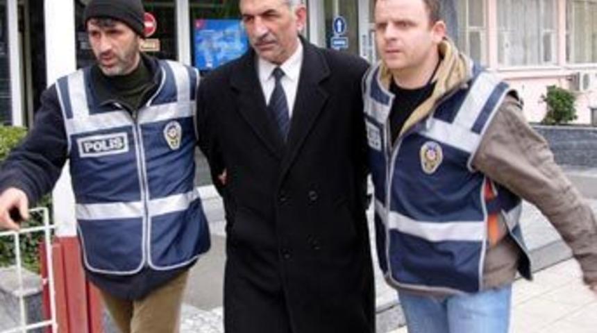 Gurbet&ccedil;iyi &ouml;ld&uuml;r&uuml;p ka&ccedil;tı, aynası yakalattı