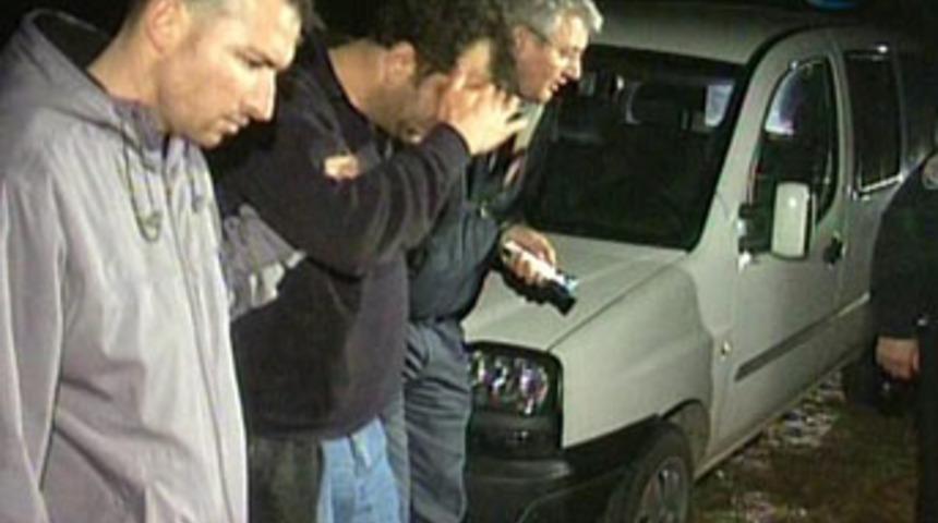 Gen&ccedil; kız otomobilde kendini vurdu