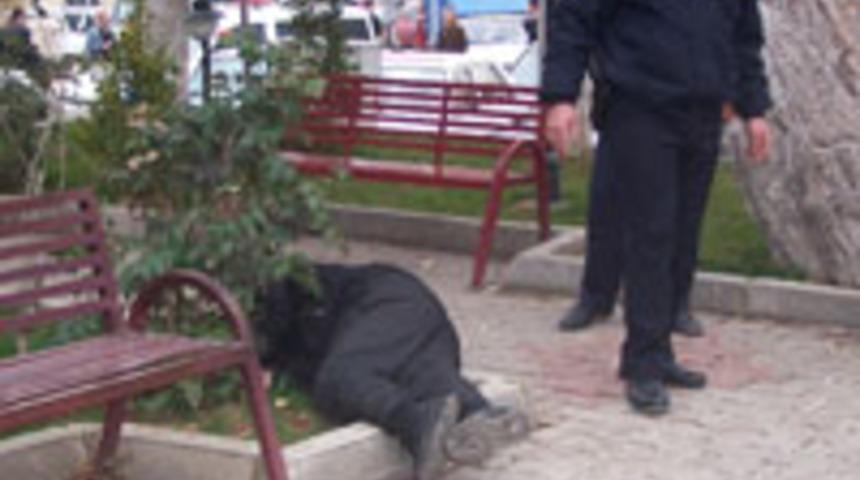 Adliye &ouml;n&uuml;nde silahlı saldırı: 1 &ouml;l&uuml;