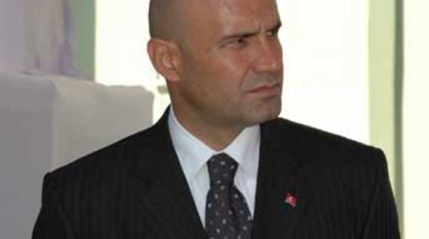 &Ccedil;&ouml;mez, Gomez mi oldu?