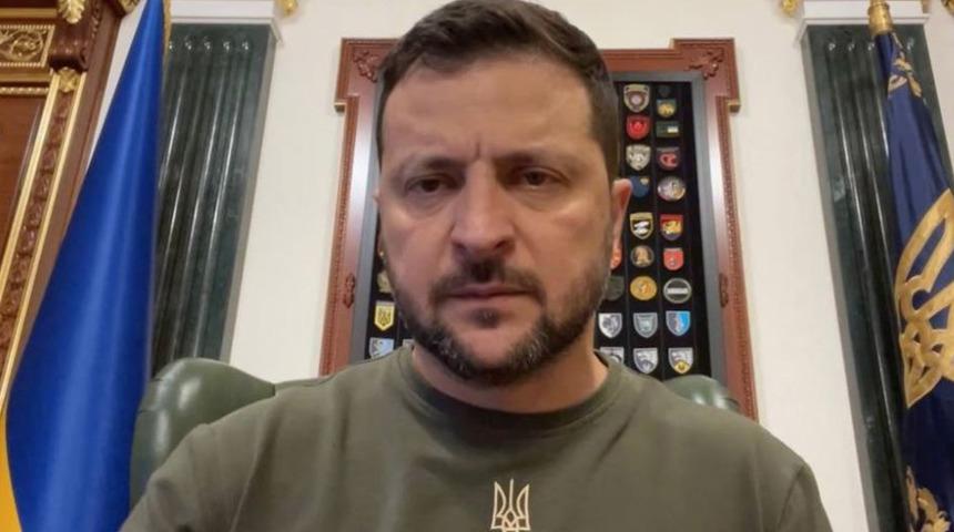 Zelenski'den dikkat çeken karar! Hepsini görevden aldı