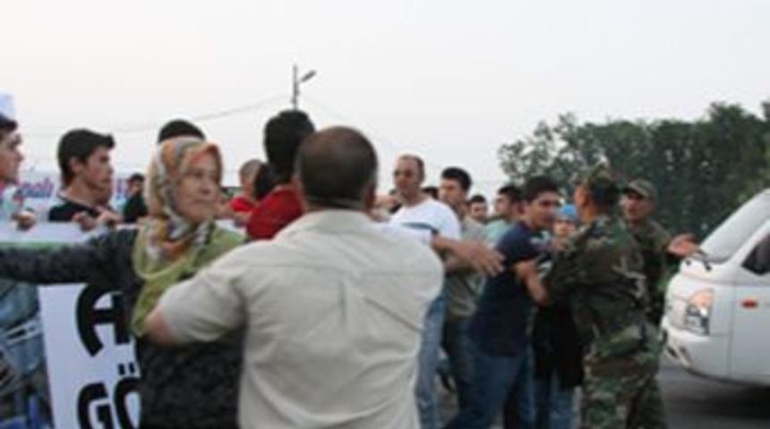 D&uuml;zce'de D-100 karayolu kapandı!