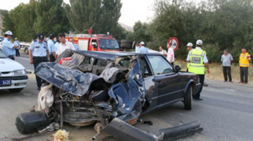 Yozgat'ta trafik kazası: 1 &ouml;l&uuml;, 6 yaralı