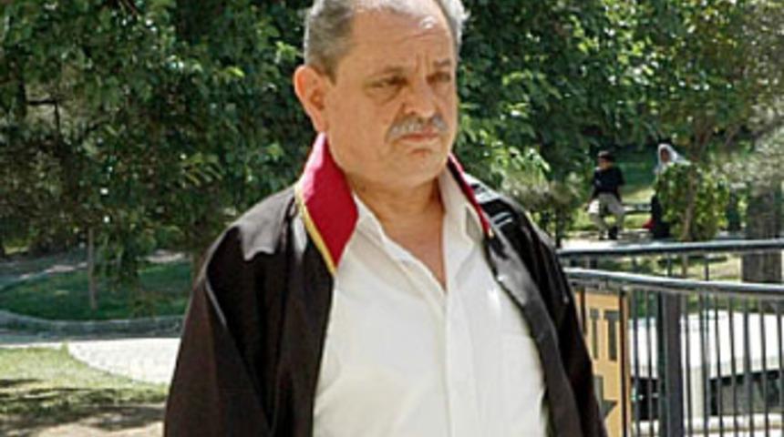 Adliye &ouml;n&uuml;nde avukata dayak