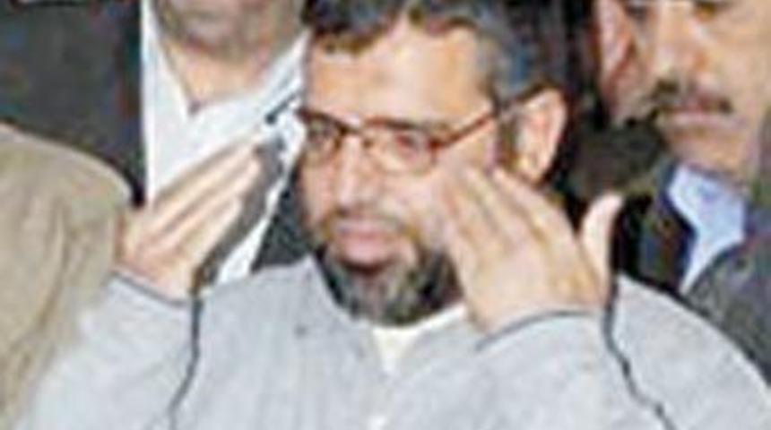 Dinci parti liderinin oğlu Hristiyan oldu