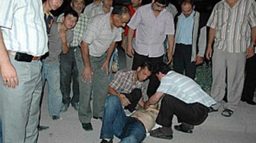 &Ccedil;ocuğunun g&ouml;z&uuml; &ouml;n&uuml;nde vuruldu