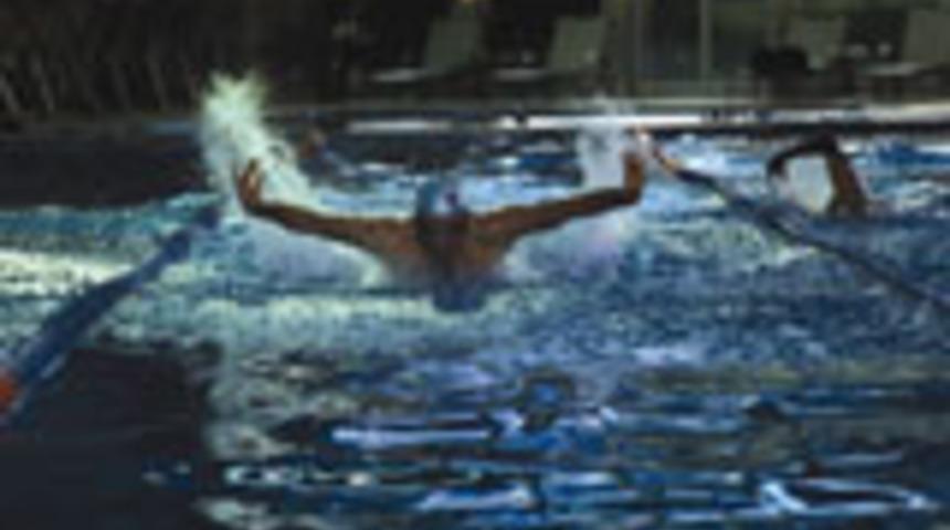 Y&uuml;zerken &ccedil;ocukları denizde yalnız bırakmayın uyarısı