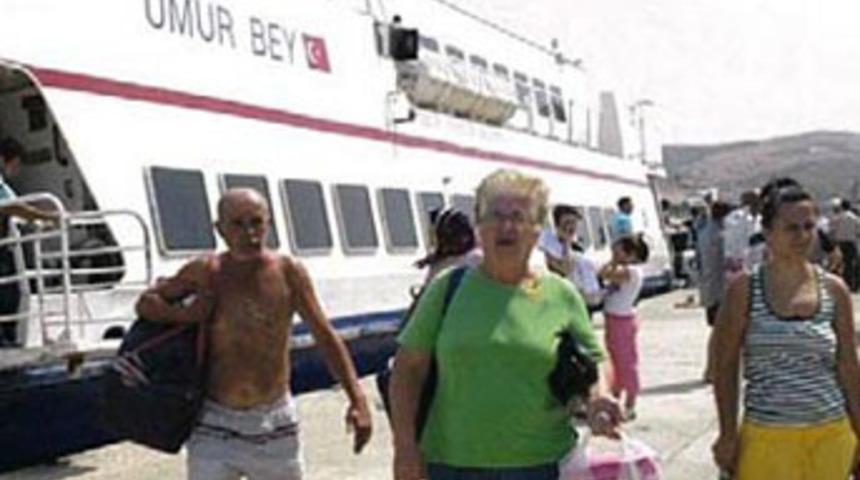 Deniz otob&uuml;s&uuml; batma tehlikesi yaşadı