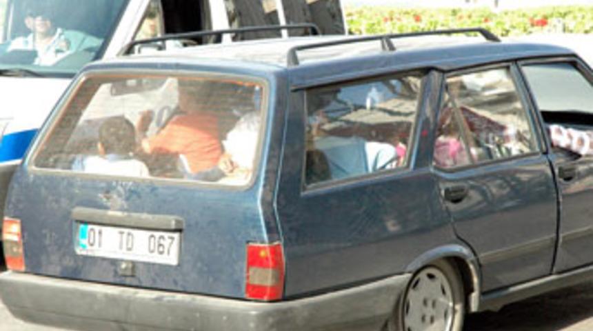 5 kişilik otomobile 13 kişi nasıl bindi?