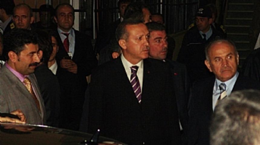 Başbakan Erdoğan, yaralıları ziyaret etti