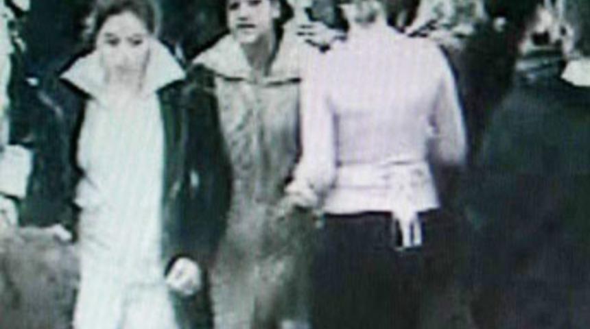 &Ouml;nce kameraya sonra polise yakalandı