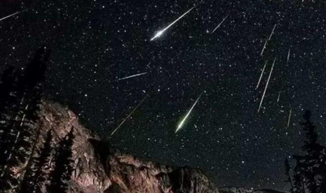 122801720-perseid-meteor-yagmuru