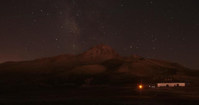 erciyeste-2-bin-650-metre-yukseklikte-meteor-yagmuru-_6667_dhaphoto1