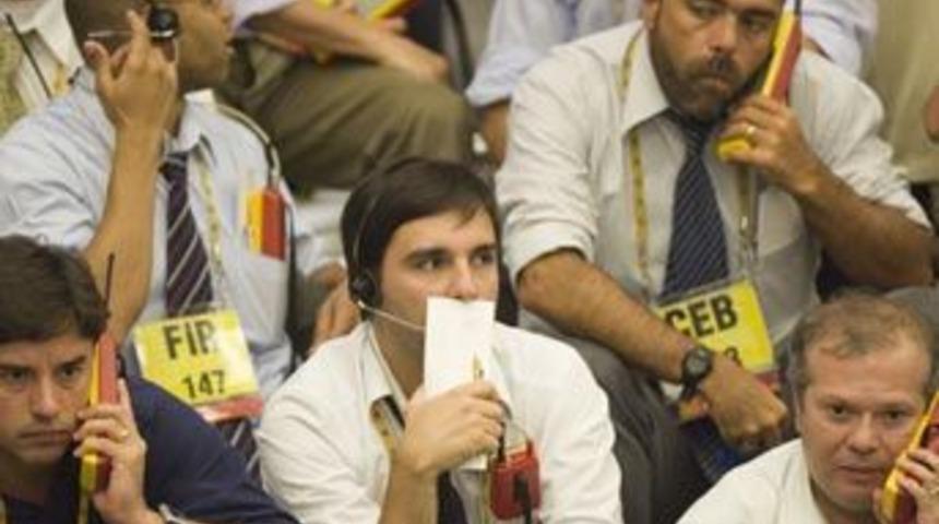 Artan siyasi riskler borsanın belini büktü