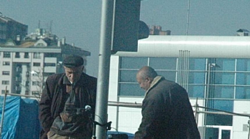 Trafik lambasını bisiklet durağı yaptılar