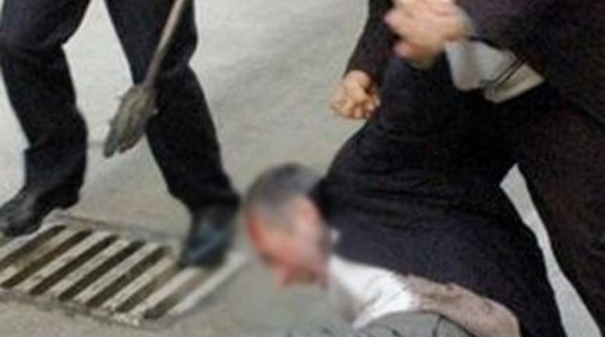 Okul m&uuml;d&uuml;r&uuml;ne "demir &ccedil;ubukla" dayak