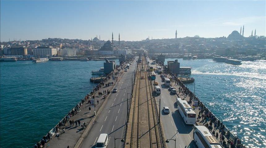 İstanbullular dikkat! İBB duyurmuştu: Bugün başladı, Galata Köprüsü'nde yoğun araç trafiği oluştu