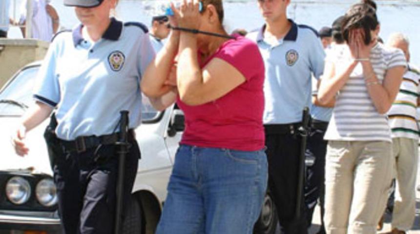 İzmir'de "tırpan 1" operasyonu