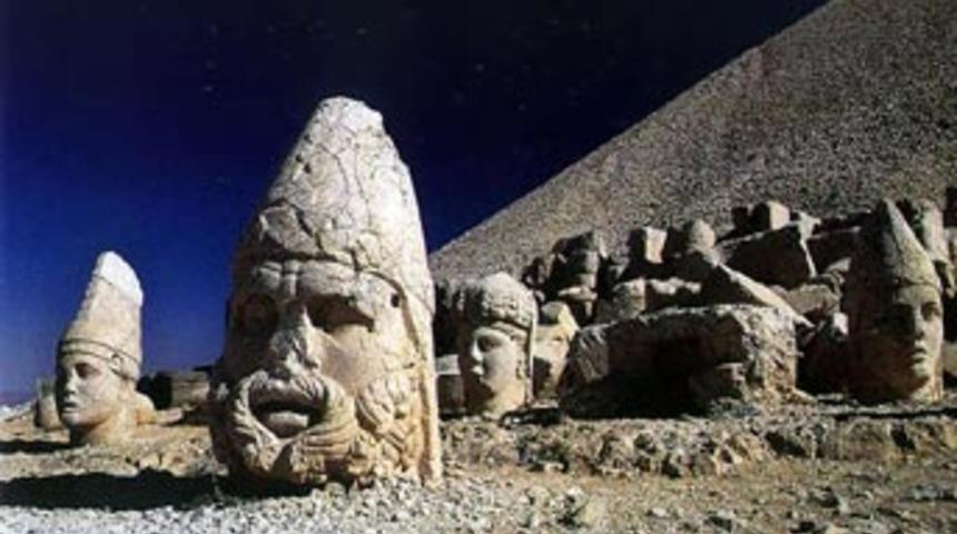 D&uuml;nyanın 8. harikası Nemrut'a ziyaret&ccedil;i akını