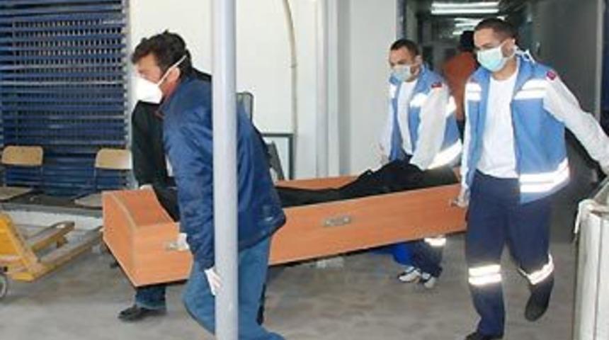 Yaşlı kadının kafasını kopardılar!