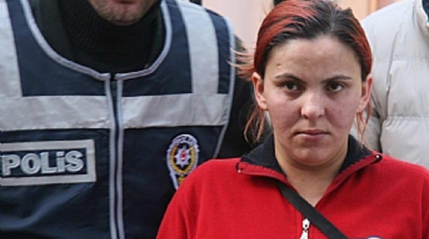 Kadınların erkek kavgasında kan aktı