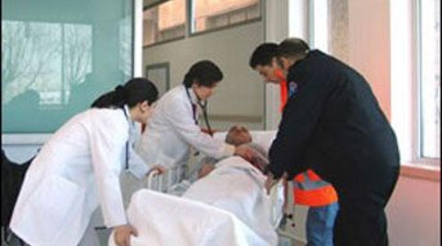 "Karıma erkek hemşire iğne yapamaz"