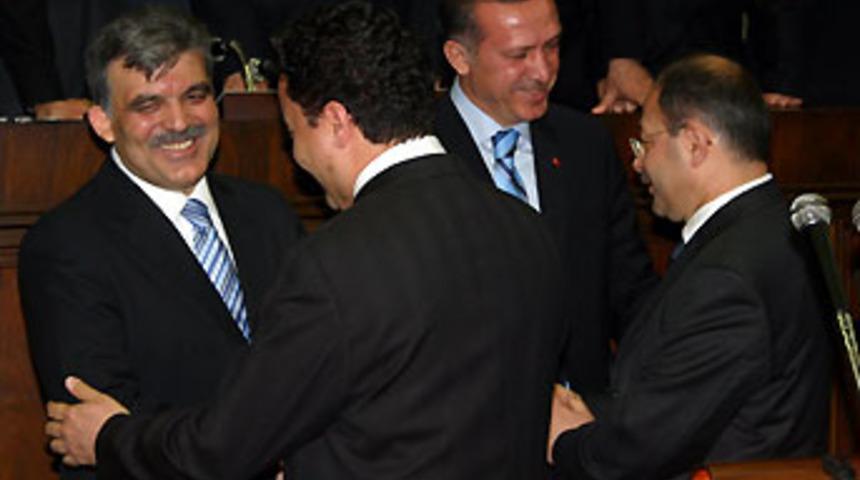 G&uuml;l: "Demokrasinin gereğini yaptım"