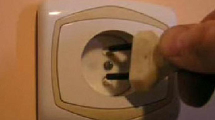 Evdeki b&uuml;y&uuml;k tehlikeye pratik bir &ccedil;&ouml;z&uuml;m!