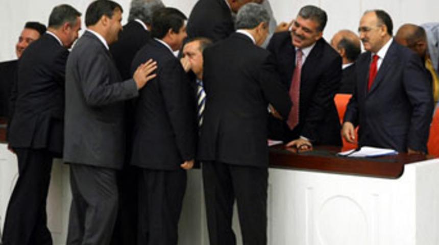 AKP yine 3 fire verdi