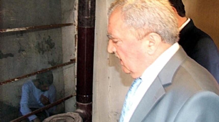 Kafese kapatılan Yunus hastaneye kaldırıldı  