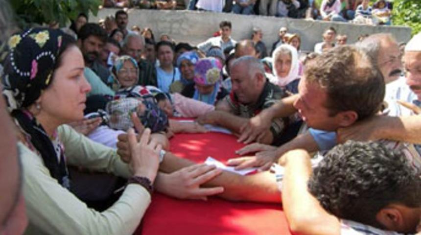 Şehit uzman &ccedil;avuş g&ouml;zyaşları ile uğurlandı