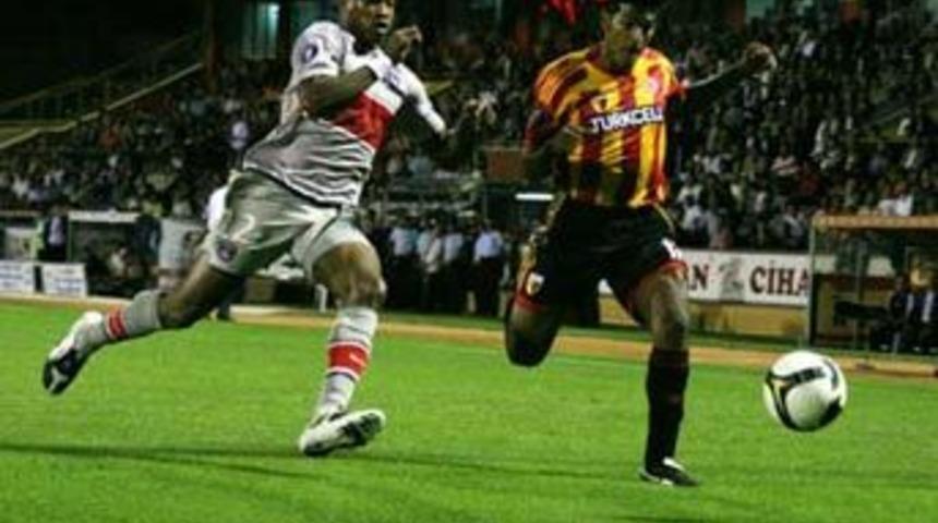 Kayseri Paris'te tarih peşinde