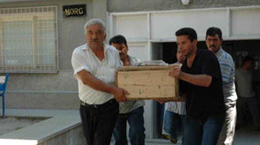 Anne ile &ccedil;ocukları tarım ilacı karışan mamadan &ouml;ld&uuml;