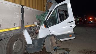 Gaziantep'te feci kaza! Tıra ok gibi saplandı: 1 ölü, 7 yaralı