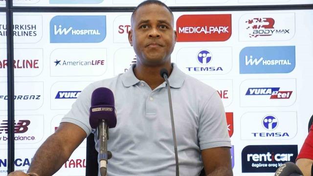Patrick Kluivert: 3 puanın Adana’da kalması bizim içim çok önemliydi
