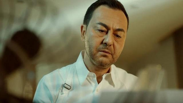Serdar Ortaç gündemden düşmüyor! 'Ferhat' şarkısını açıp ağladı... Bu adam hiç iyi değil