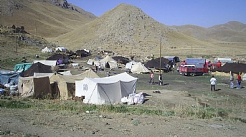 Beyt&uuml;şşebap'ta silahlı kavga: 2 &ouml;l&uuml;, 4 yaralı