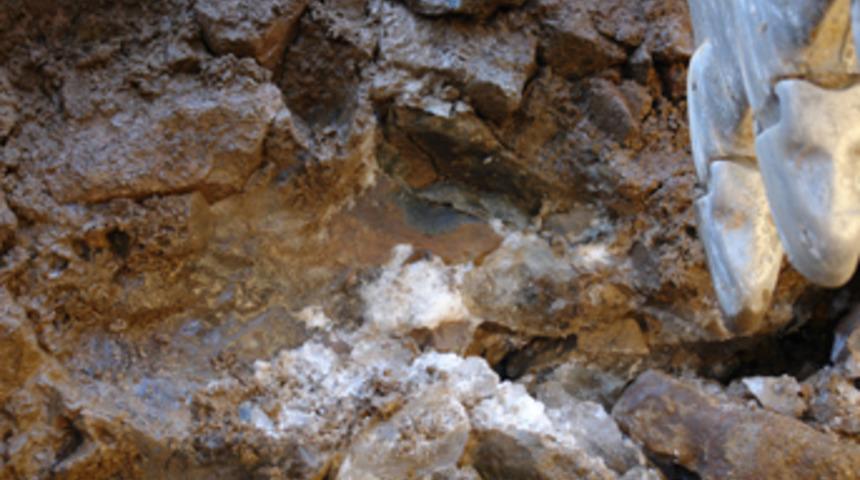 Topraktaki buz par&ccedil;asının sırrı ne?