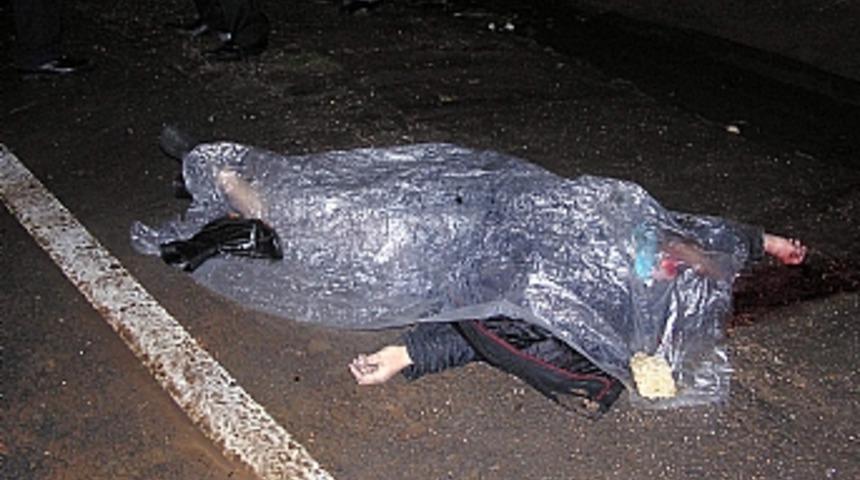 Dolmuşun &ccedil;arptığı kadın hayatını kaybetti  