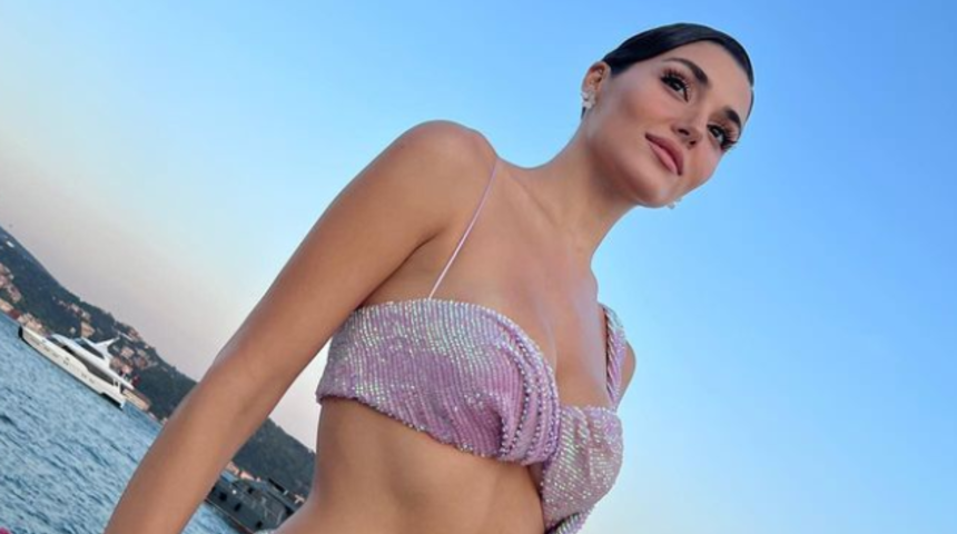 Hande Erçel'in tatil pozlarına ayakkabıları damga vurdu! Fiyatı dudak uçuklattı