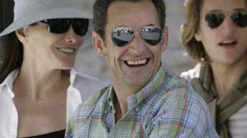Sarkozy, Carla Bruni ile evlendi