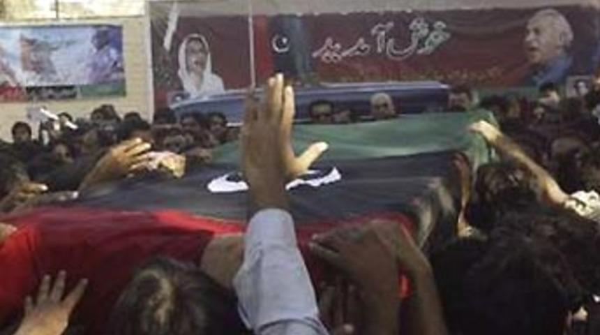 Butto toprağa verildi