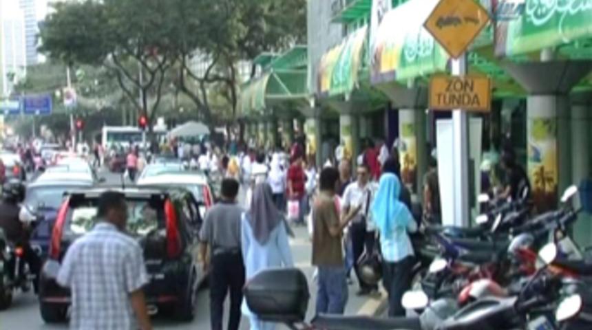 Malezya'da oru&ccedil; tutmayan M&uuml;sl&uuml;manlar tutuklanıyor