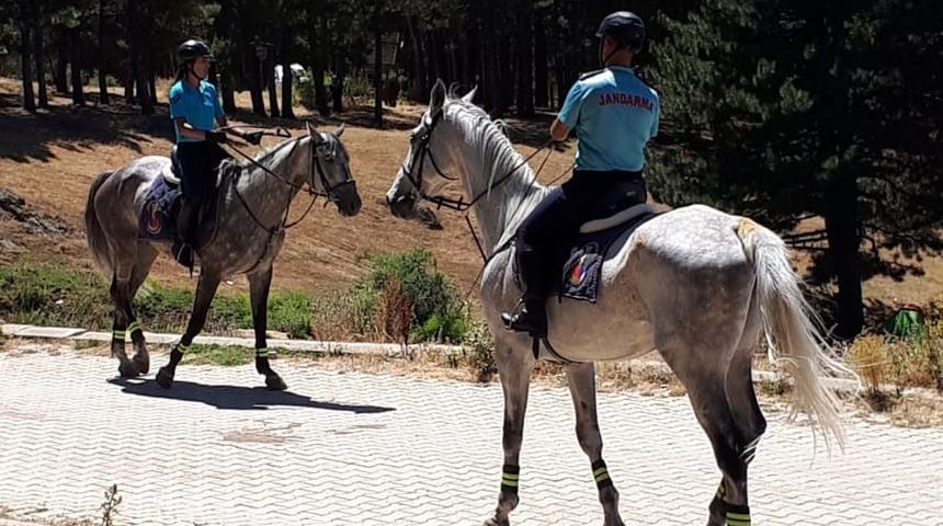 Akdağ Tabiat Parkı’nda atlı jandarma timleri göreve başladı