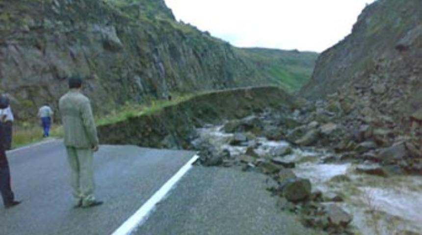 Samsun'da aşırı yağış yaşamı etkiliyor