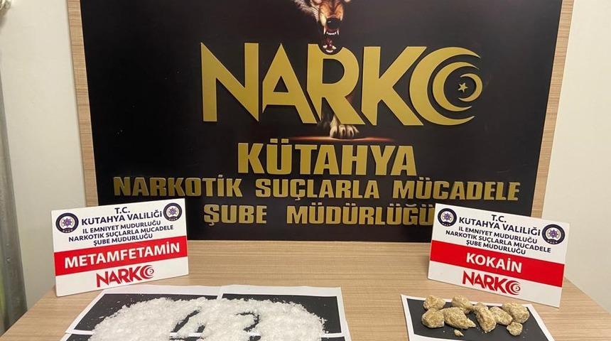 Kütahya’da uygulama noktasında durdurulan araçta uyuşturucu ele geçirildi