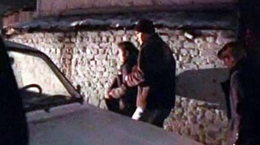 Ka&ccedil;ırılan kızı pitbul dolu evden kurtardılar