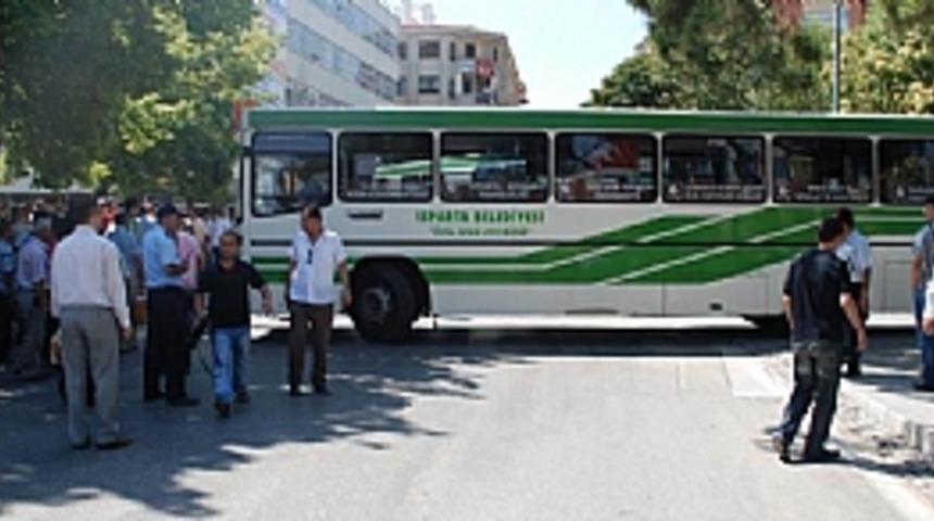 Isparta'da trafik kazası: 3 yaralı